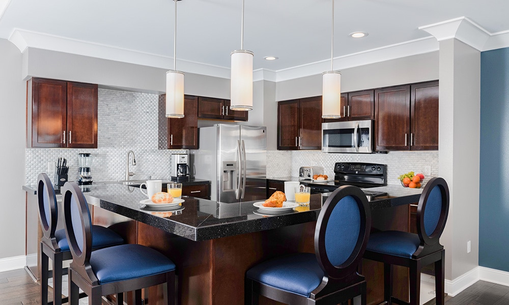 A kitchen of a Presidential Reserve suite at Worldmark Anaheim.