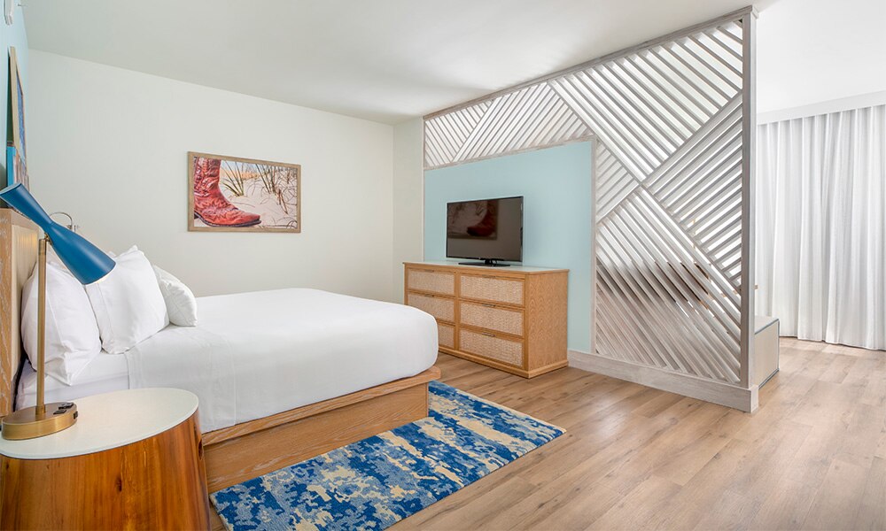 A Margaritaville Vacation Club Studio suite bedroom at the Nashville, TN resort.