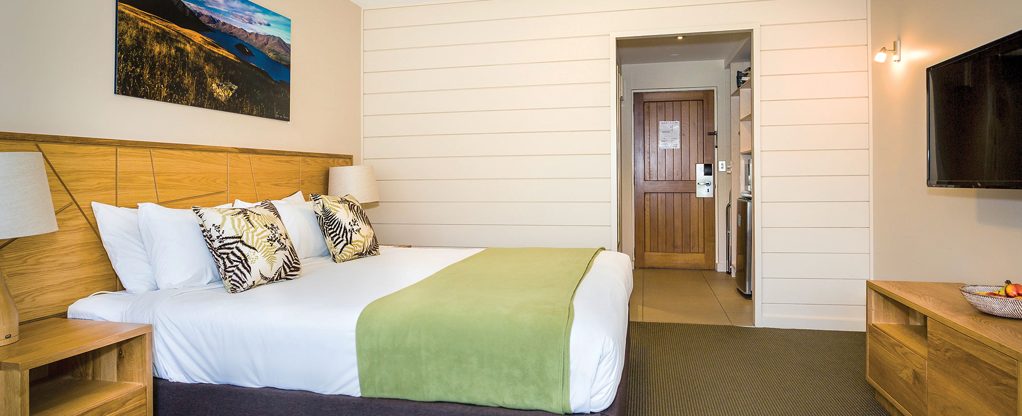 The bedroom of a standard suite at Club Wyndham Wanaka.
