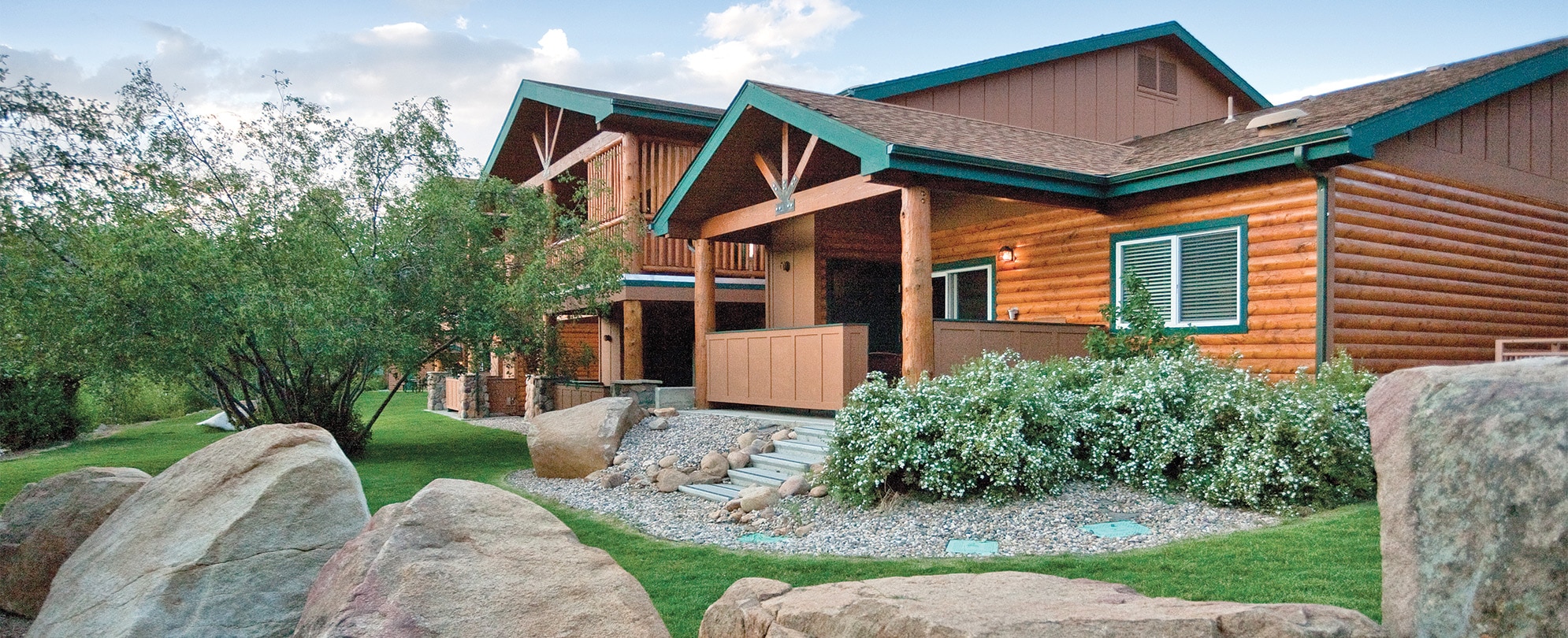 The exterior of WorldMark Estes Park, a cabin-style timeshare resort in Colorado.