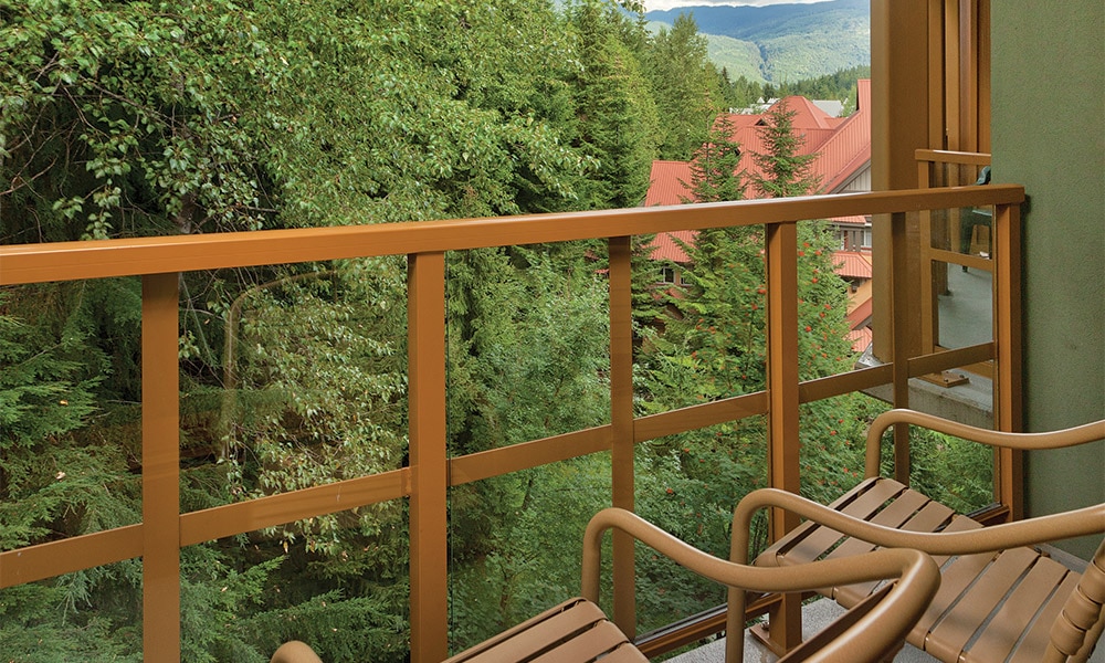 006-WbW-Whistler-Cascade-gallery-standard-balcony.jpg