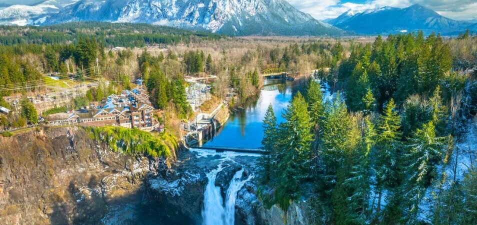 Aerial view of Snoqualmie Falls 